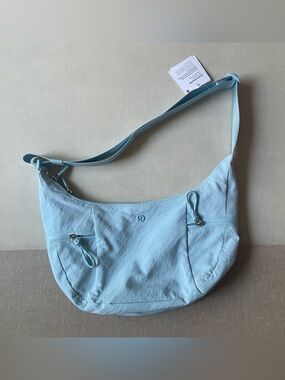 Lululemon Slouchy Sling Bag 6L - Foam Cloud